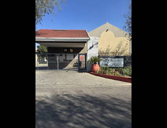 2 BEDROOM TOWNHOUSE FOR SALE IN VERWOERDPARK